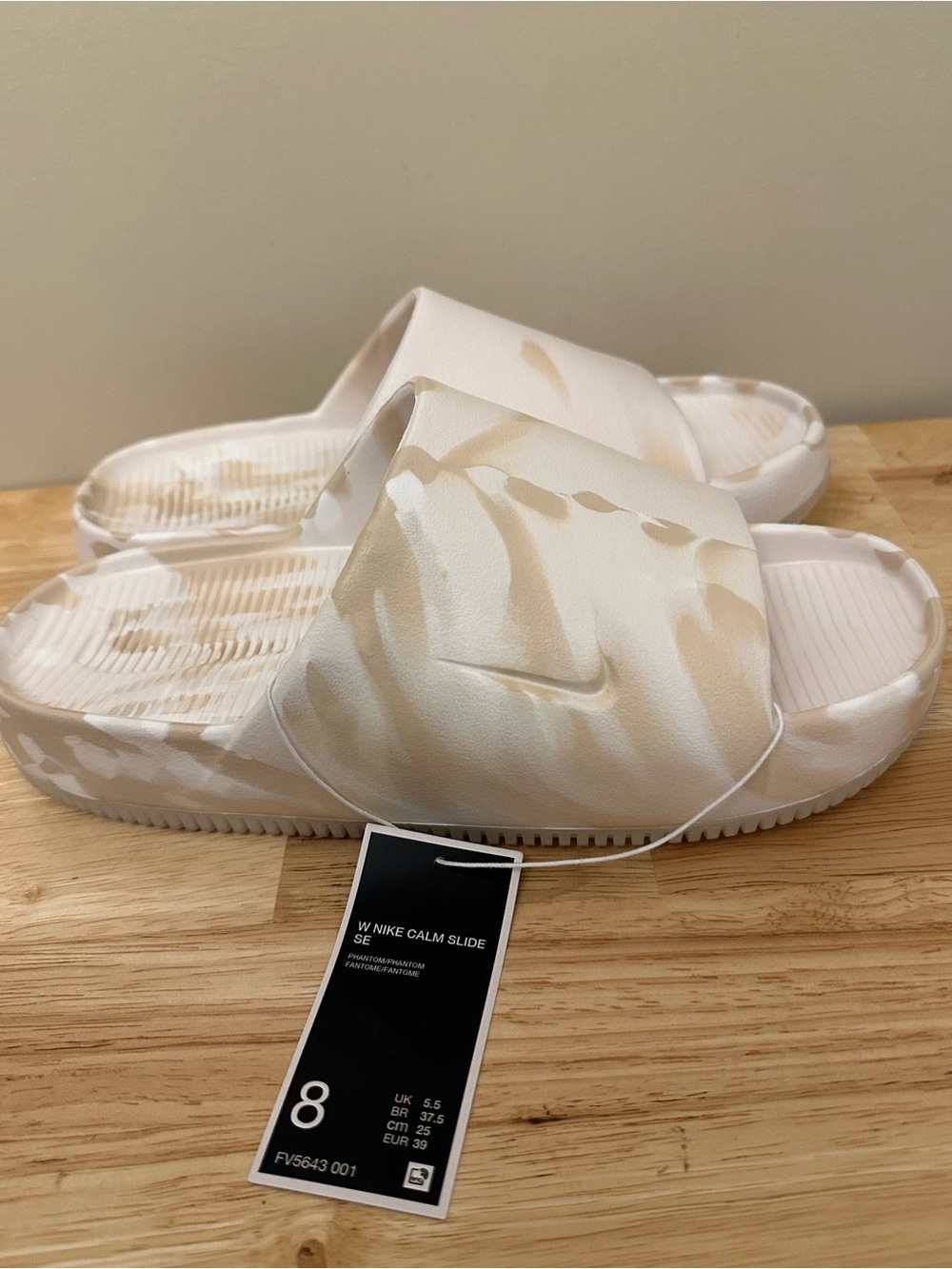 Nike Calm Slide SE in Cream and Tan Marbled Print - Picture 3 of 10